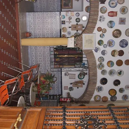 ゲストハウス Alcazar 2*