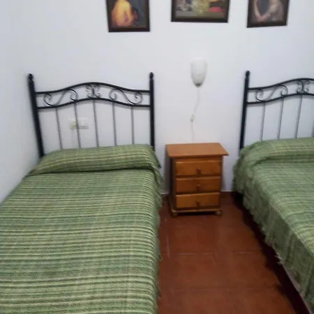 Alcazar Guest house 2*